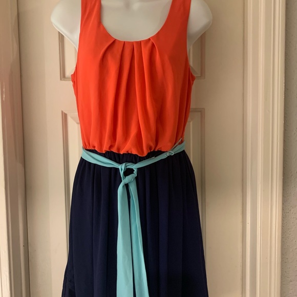 IZ Byer Dress - Picture 2 of 4